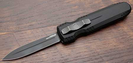 SOG Pentagon OTF, blade in the open position