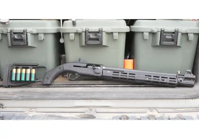 Beretta 1301 Tactical with upgrades from Midwest Industries