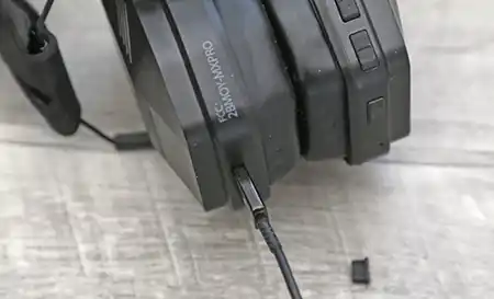 AXIL MX PRO electronic hearing protection, charging.