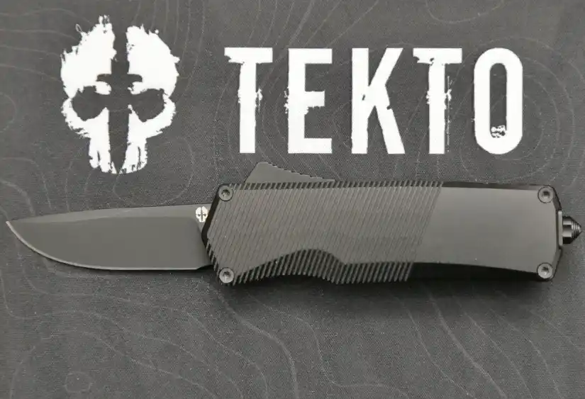 Tekto A5 Spry Mini automatic EDC knife open with Tekto logo