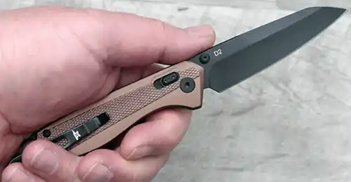 Buck 698 Ferrox open in hand