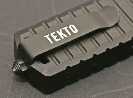Tekto A2 Badger automatic knife glass breaker detail